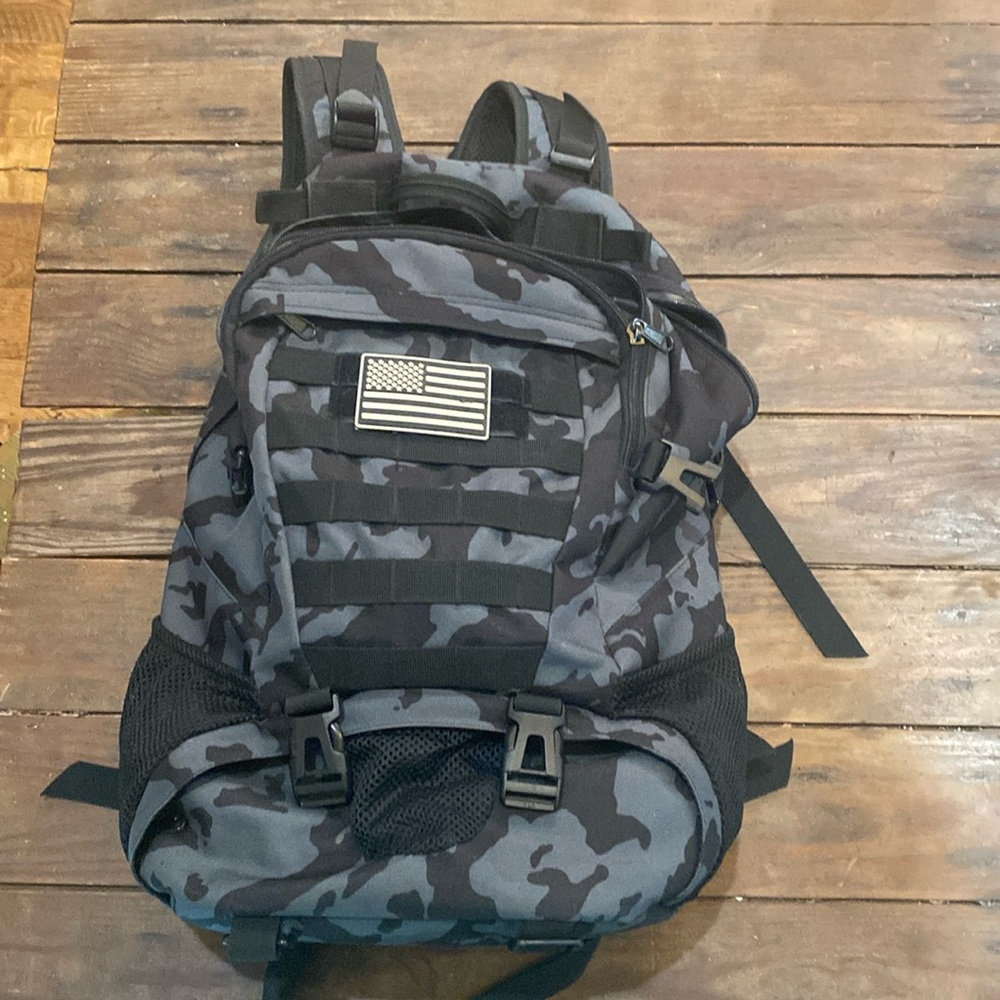 Camo tactical backpack with multiple pockets 30L